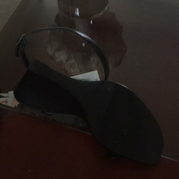 Sandals - Picture 4 of 6